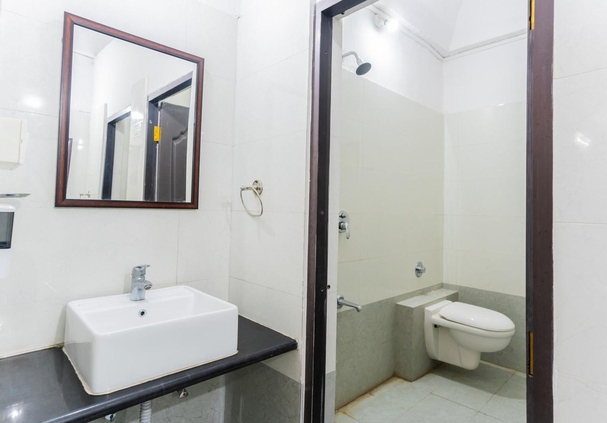 Kalyan Villa Homestay อุเดเปอร์ ภายนอก รูปภาพ