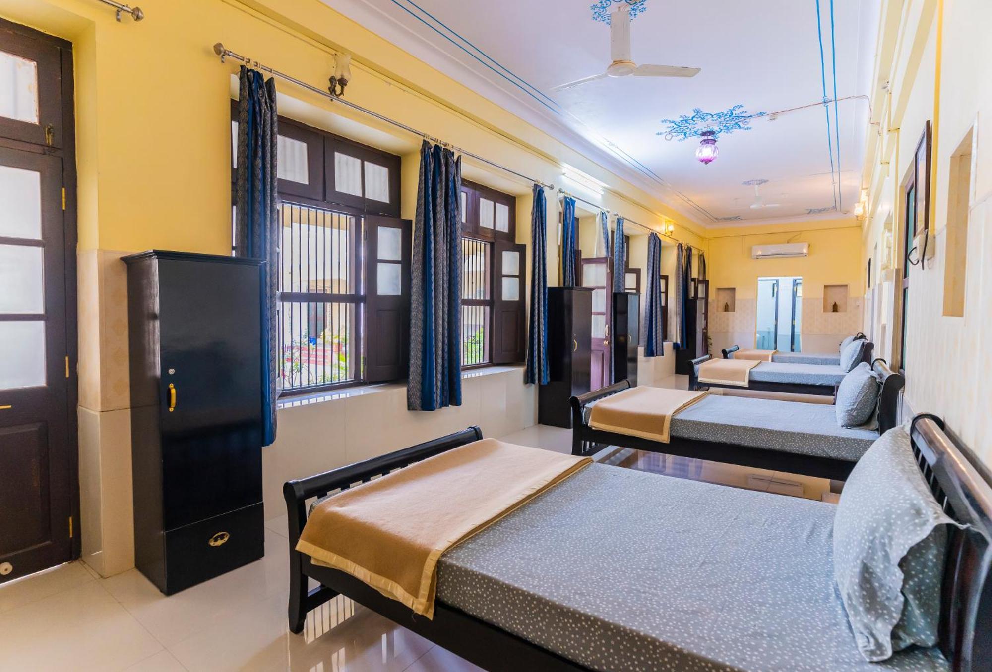 Kalyan Villa Homestay อุเดเปอร์ ภายนอก รูปภาพ