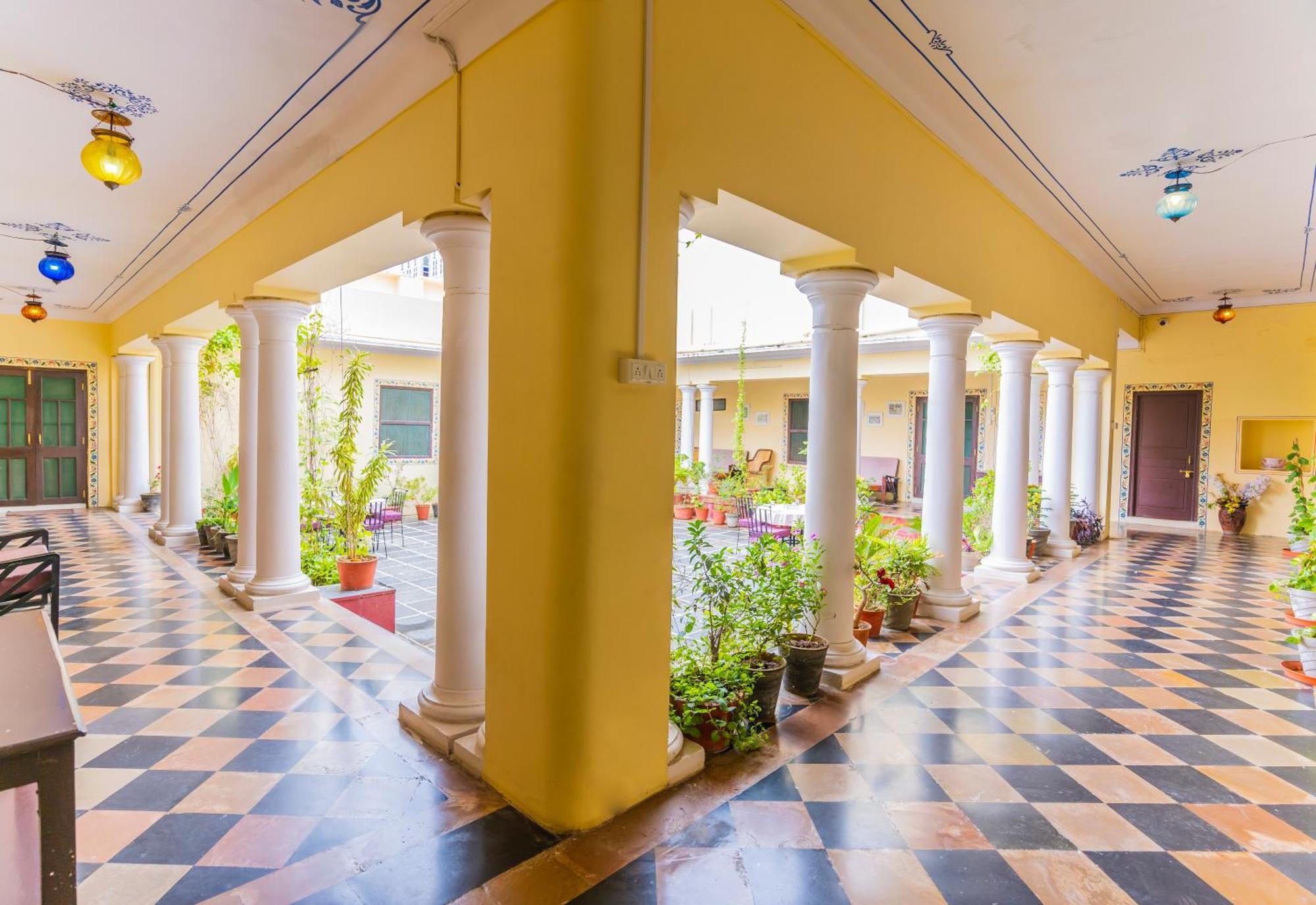 Kalyan Villa Homestay อุเดเปอร์ ภายนอก รูปภาพ