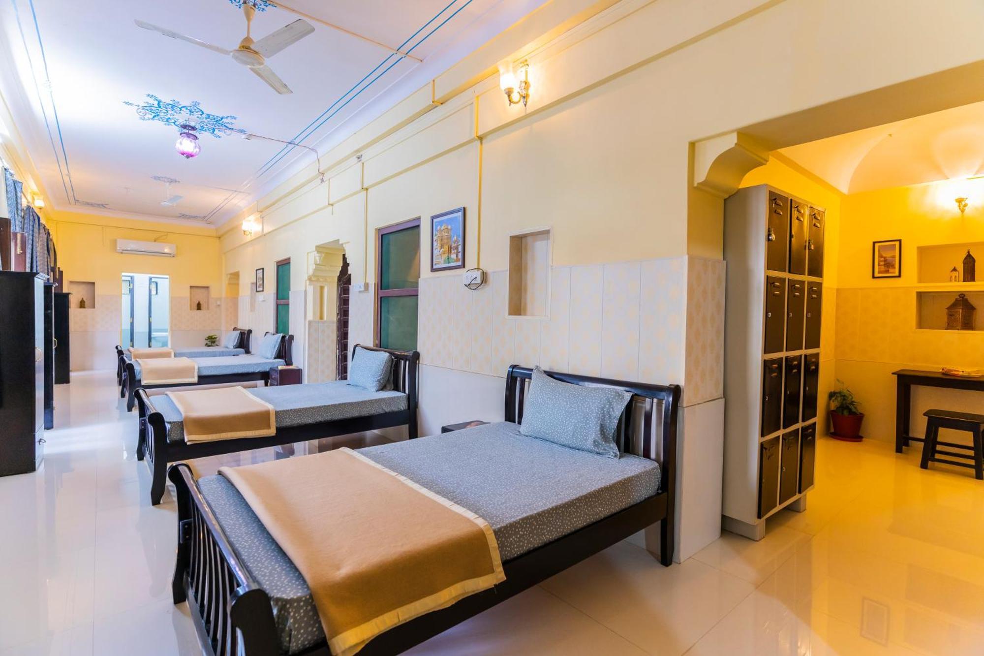 Kalyan Villa Homestay อุเดเปอร์ ภายนอก รูปภาพ