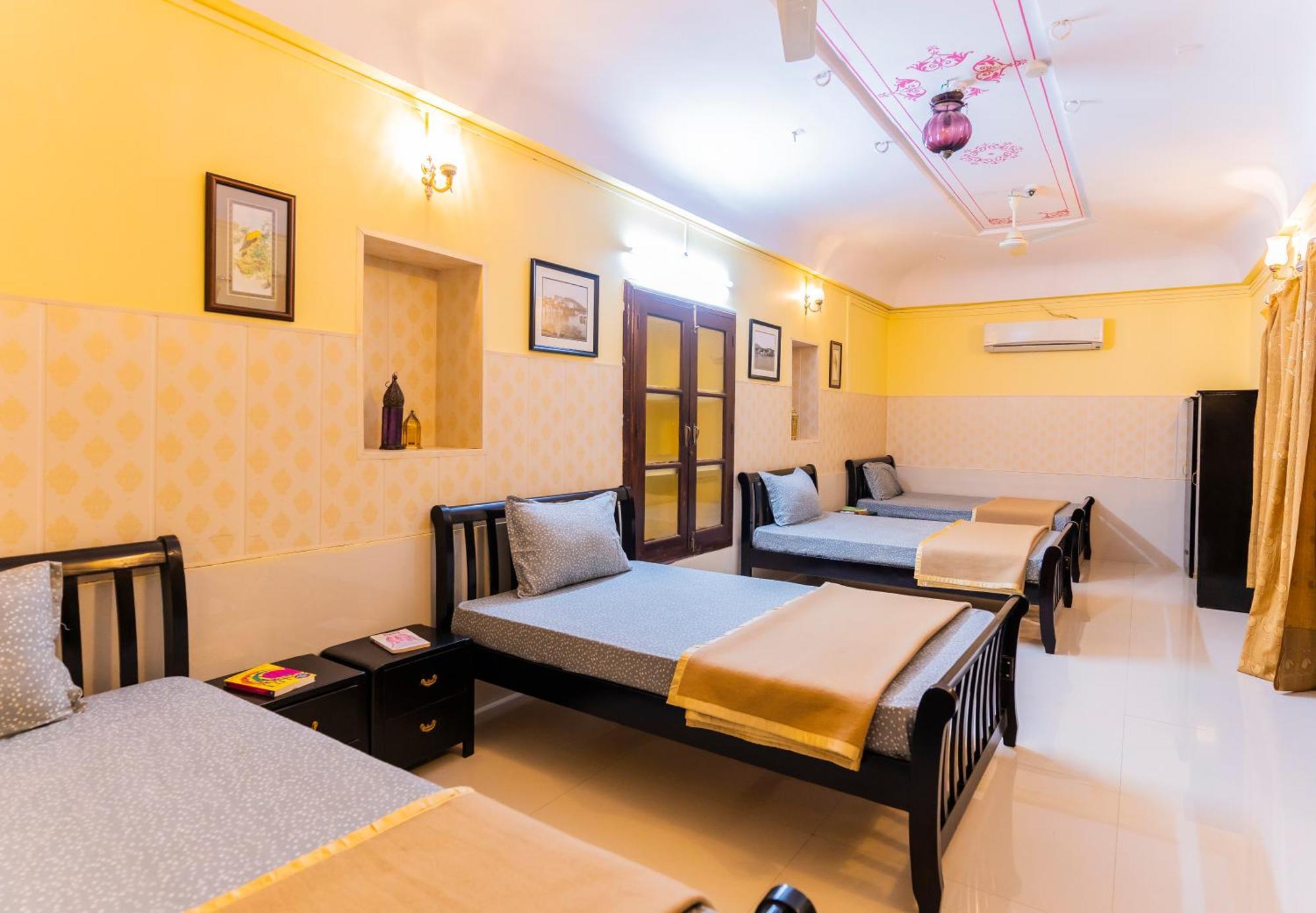Kalyan Villa Homestay อุเดเปอร์ ภายนอก รูปภาพ