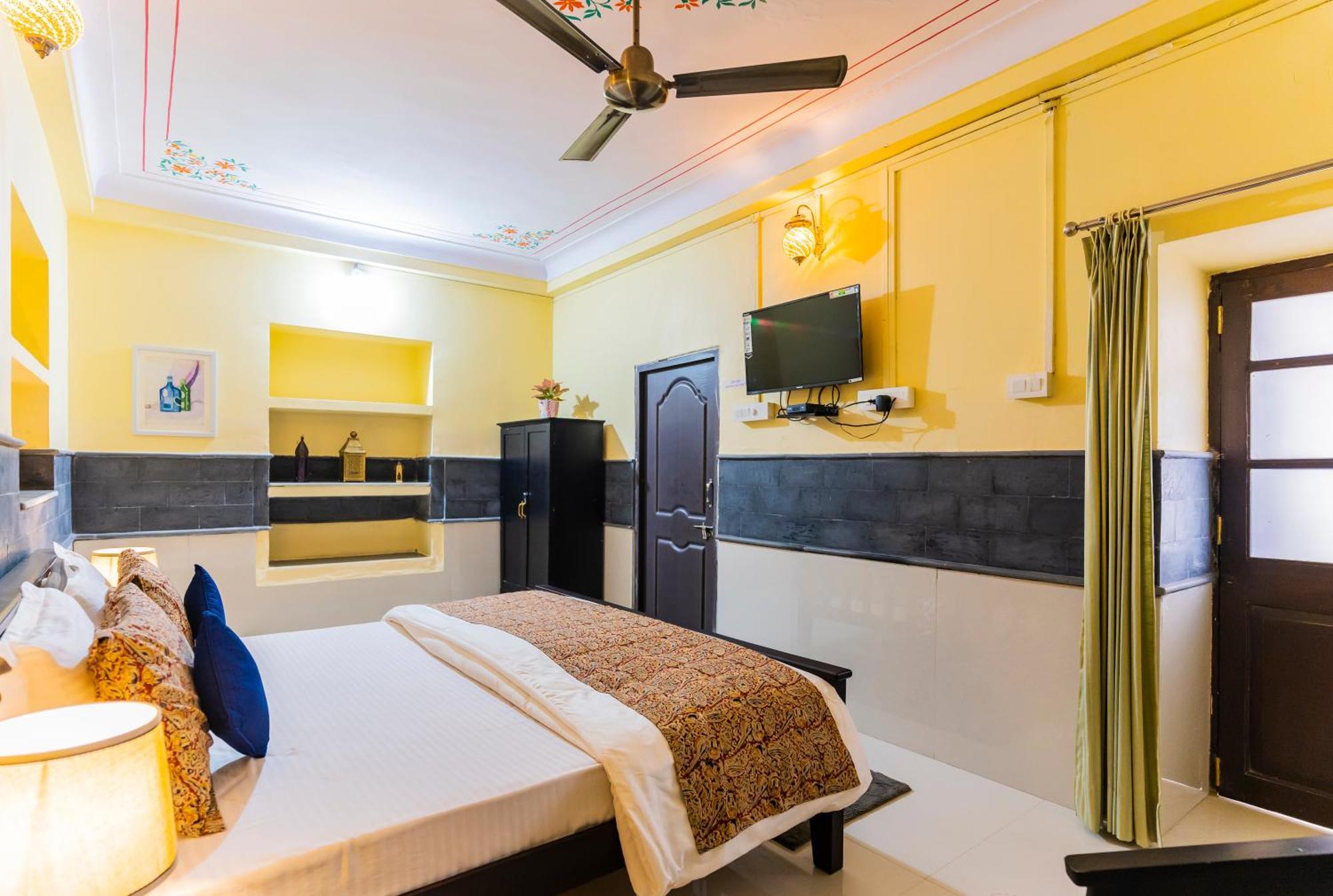 Kalyan Villa Homestay อุเดเปอร์ ภายนอก รูปภาพ